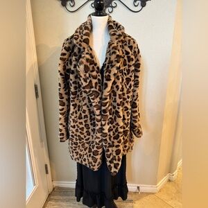Impressions faux fur leopard print notched collar open front coat - Size Medium